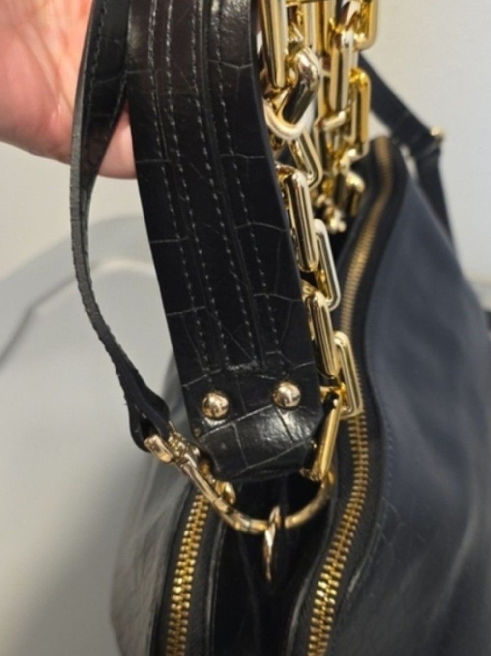 Claudia Firenze Italy Black Leather Shoulder Bag With Gold Chain - Picture 14 of 16